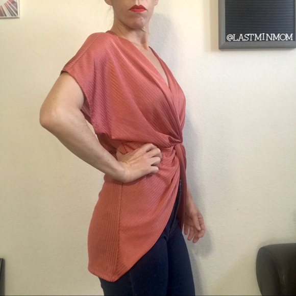 ‼️Metallic PEACH knotted Top Size Small ‼️ - Picture 5 of 8